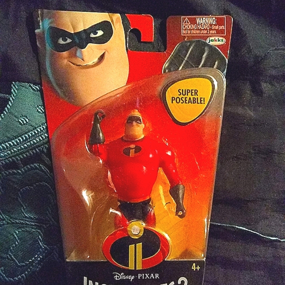 Disney Pixar Incredibles 2 - Mr. Incredible 4 inch Action Figure NEW